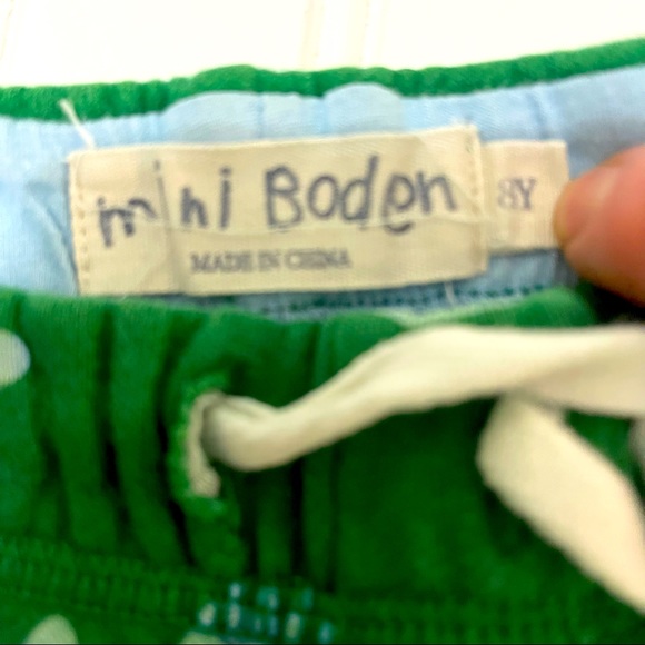 Mini Boden skull shorts - Picture 4 of 4